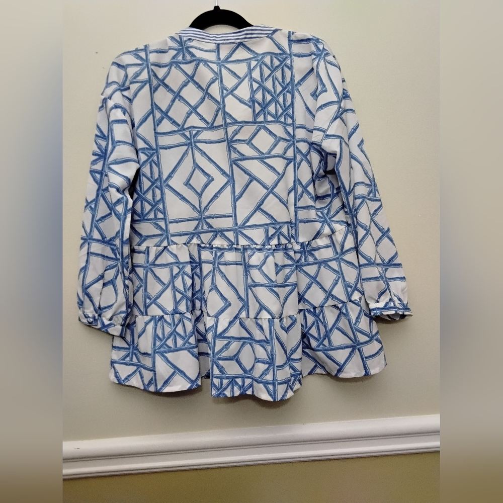 Vineyard Vines Blue and White Geometric Women's Top Small - Picture 5 of 5